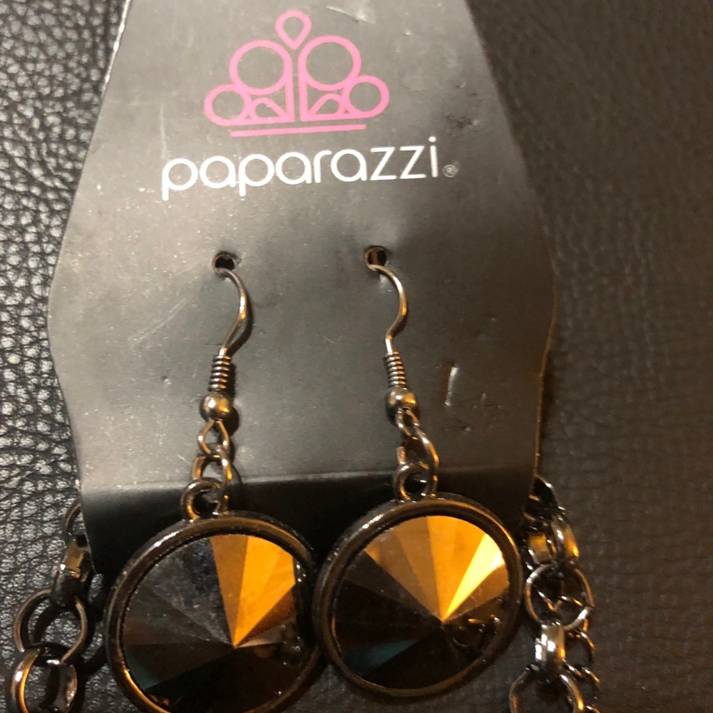 Jewelry - Picture 2 of 4